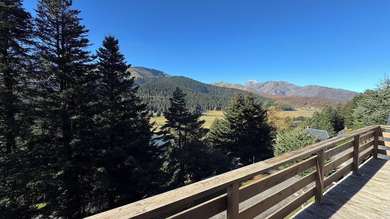 Photo of Outdoor in Campan