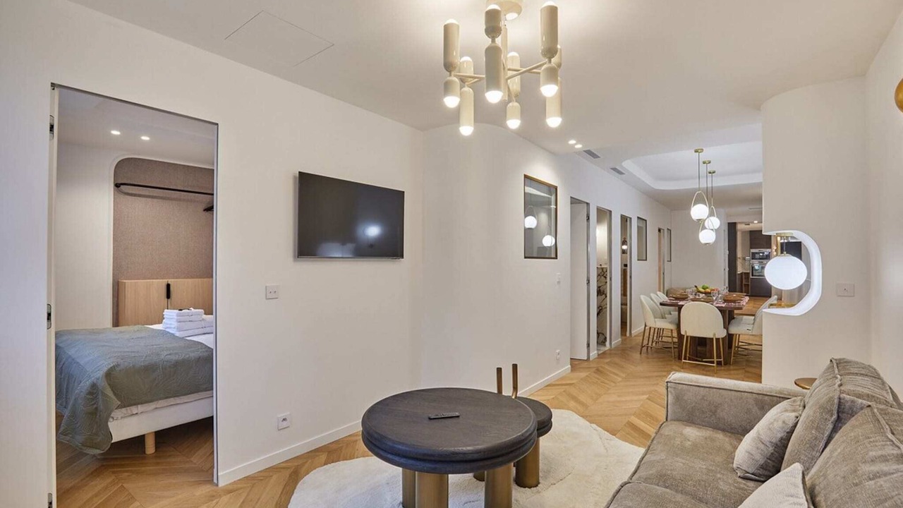 Photo of Others in Montparnasse