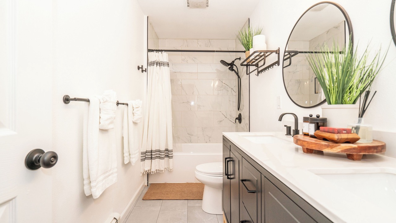 Photo of Bathroom in University Area
