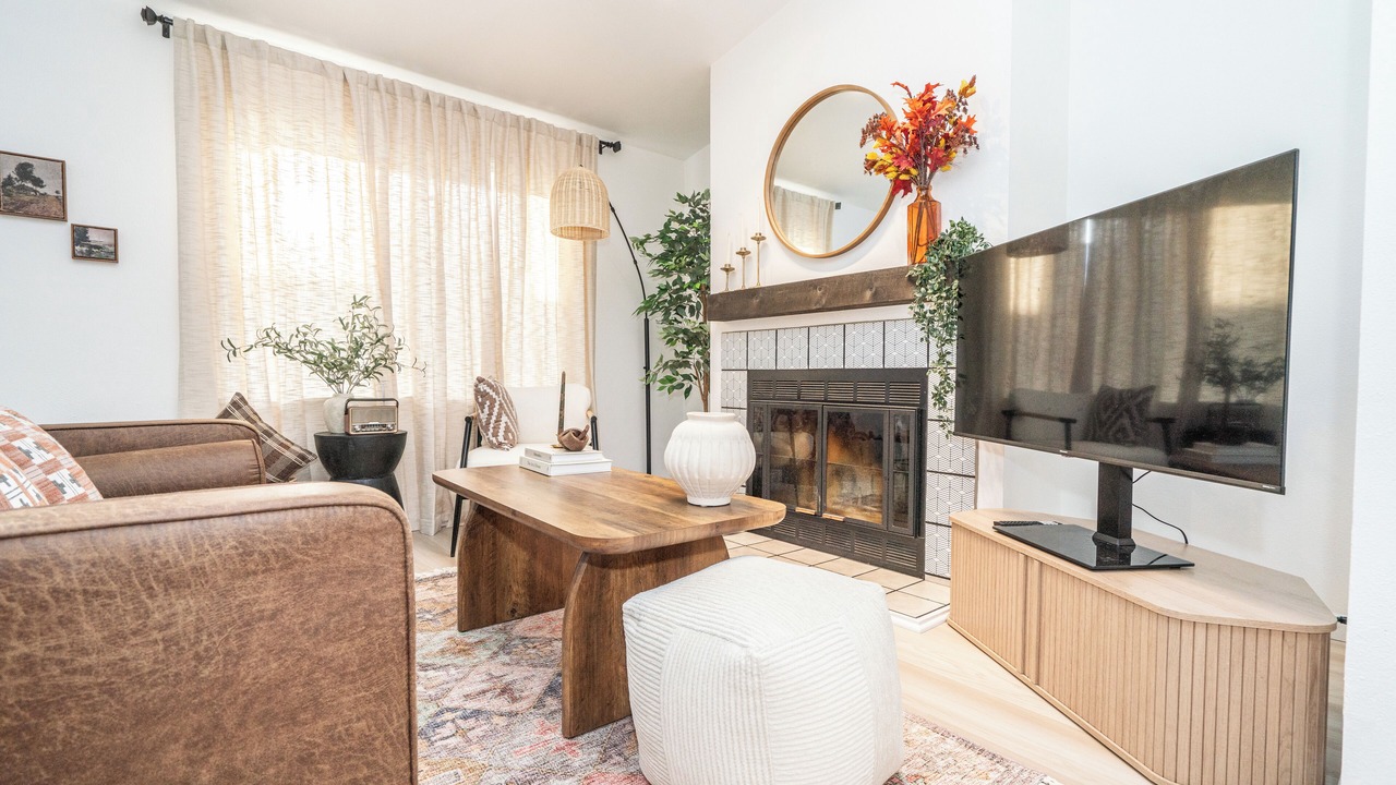 Photo of Livingroom in University Area