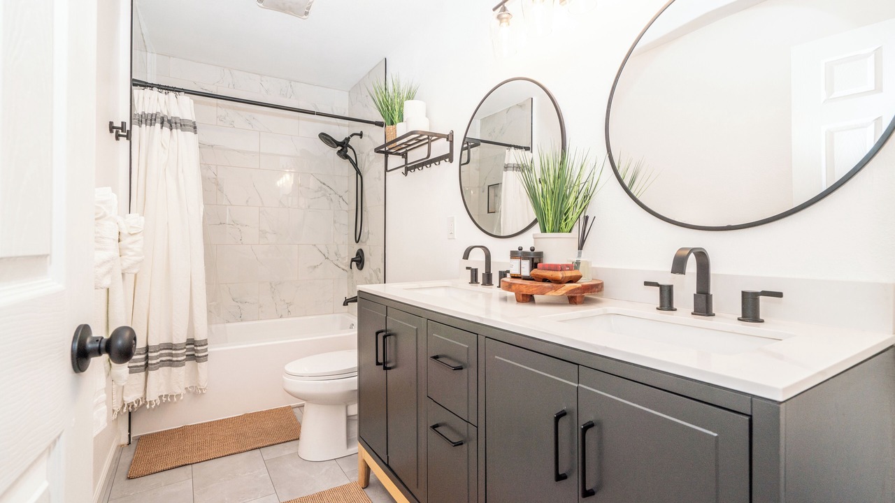 Photo of Bathroom in University Area