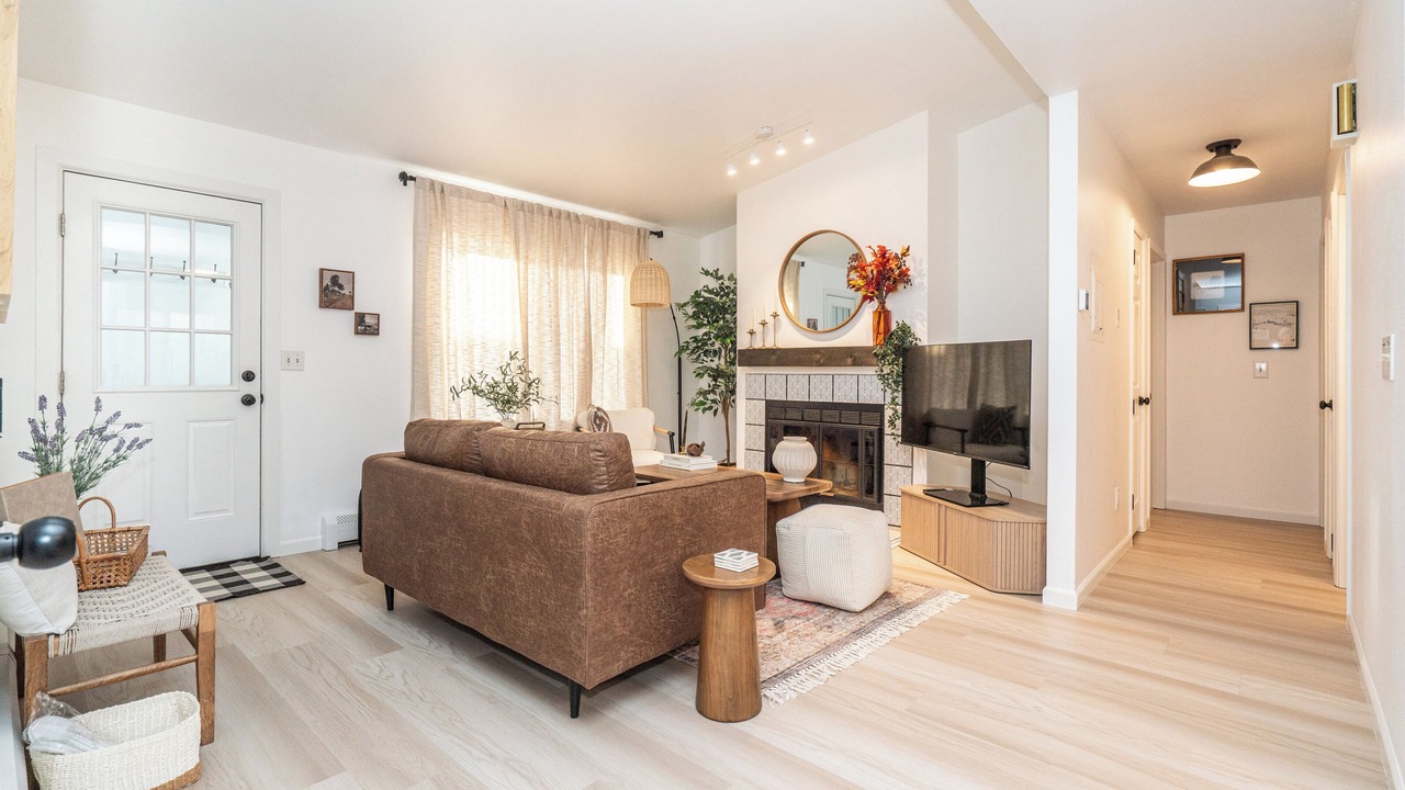 Photo of Livingroom in University Area