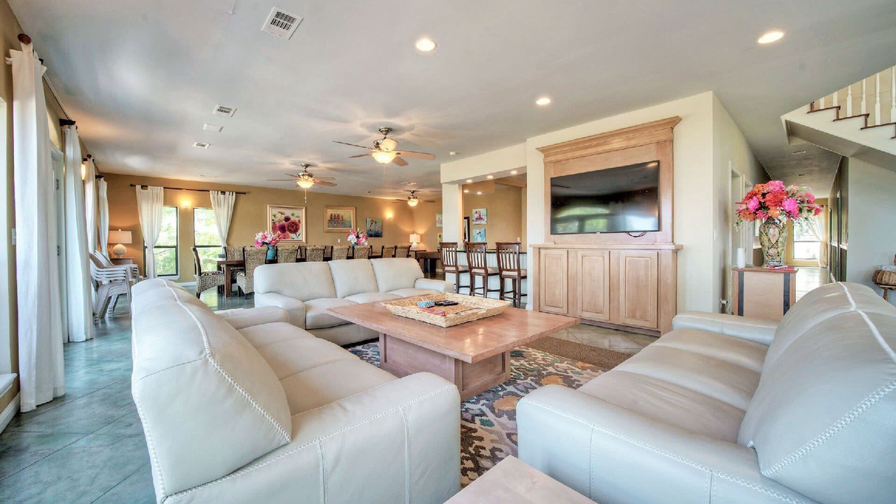 Photo of Livingroom in Buchanan Dam