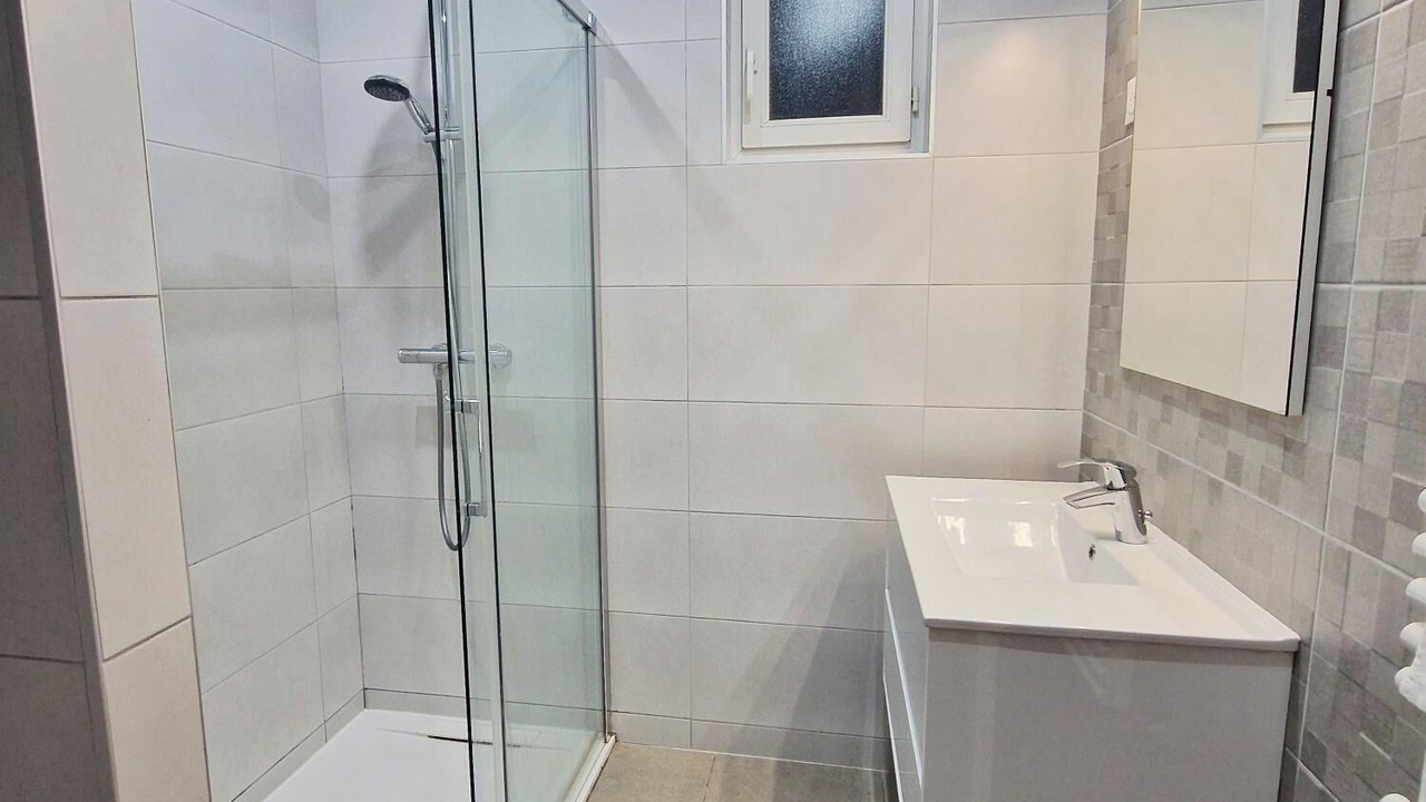 Photo of Bathroom in Issy-les-Moulineaux