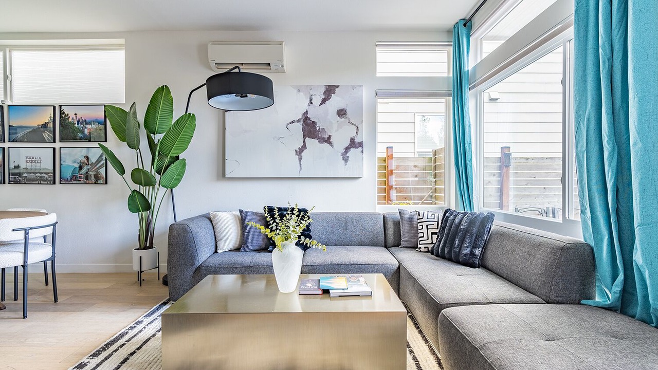 Photo of Livingroom in Fairmount Park