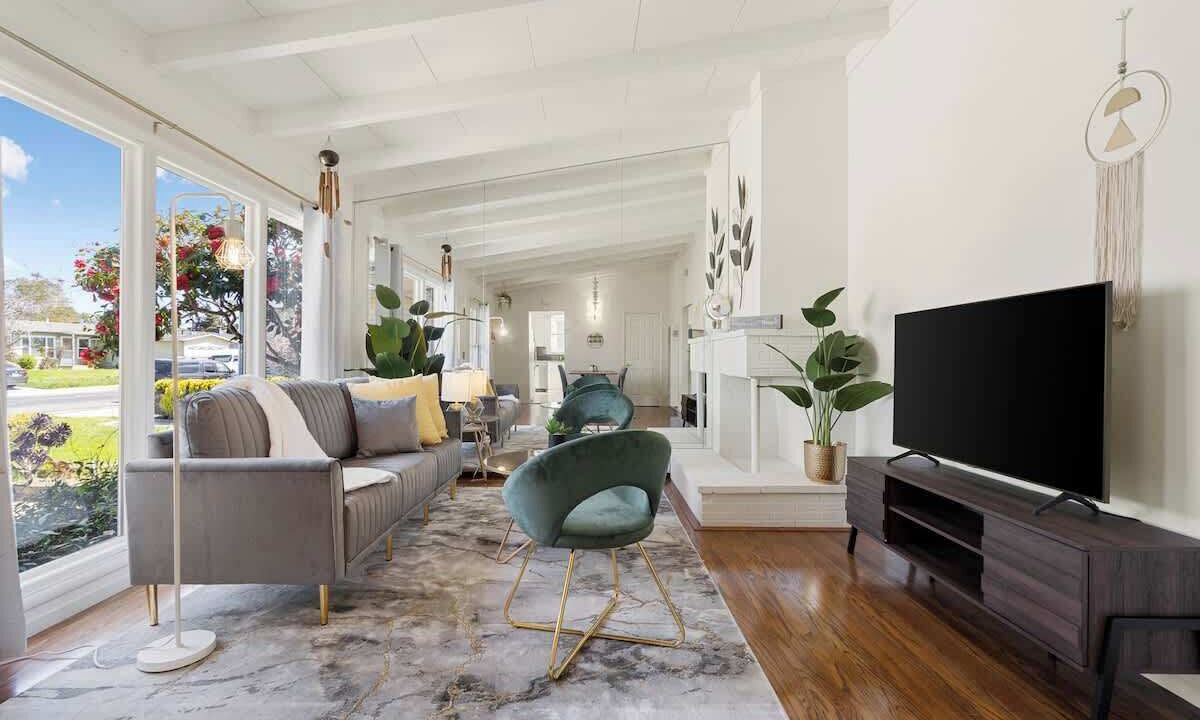 Photo of Livingroom in East San Mateo