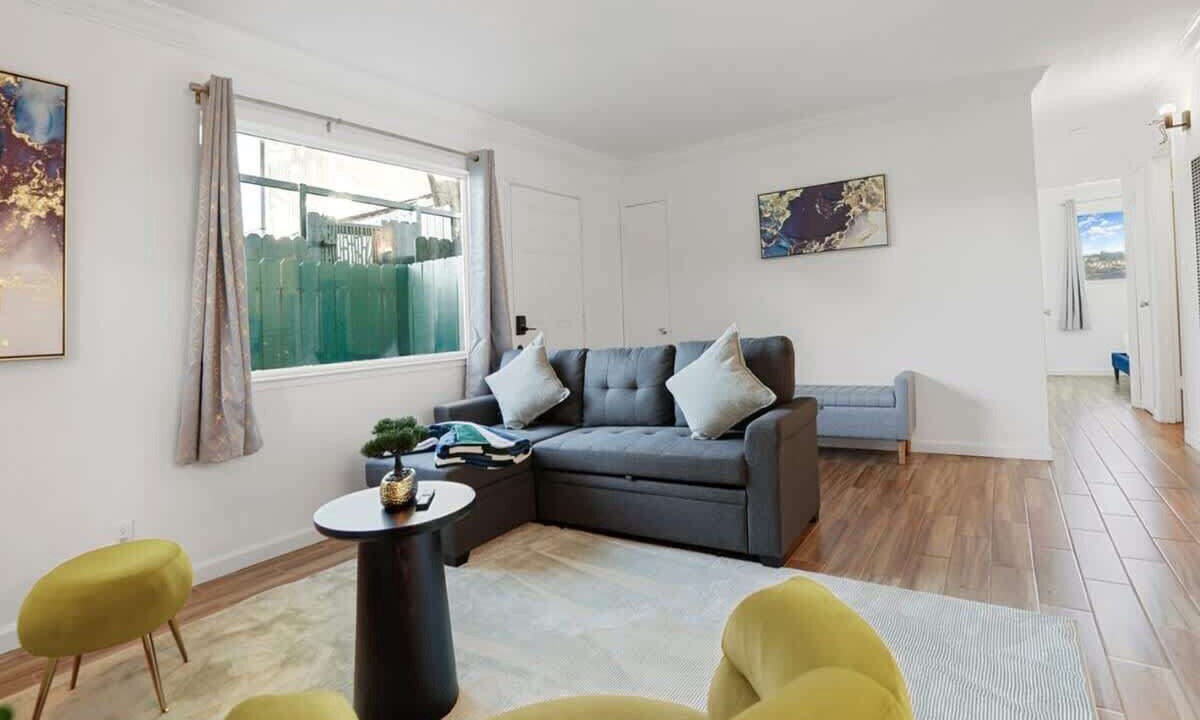 Photo of Livingroom in Pacifica