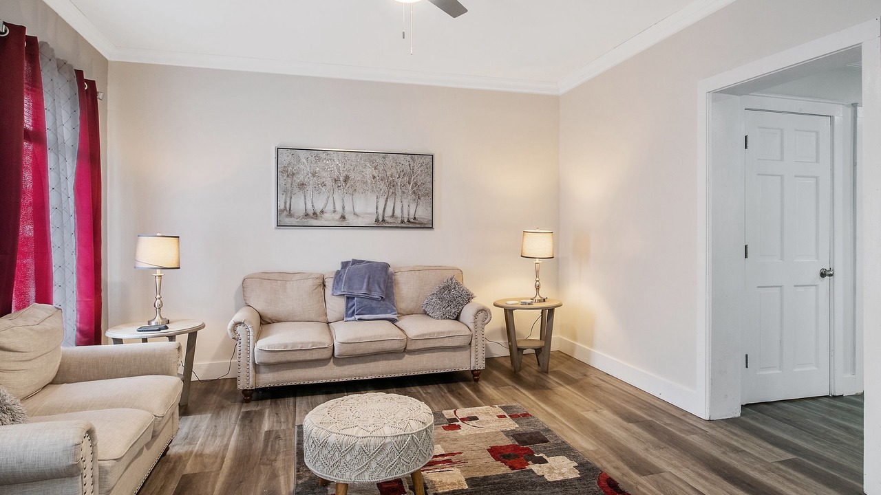 Photo of Livingroom in Auburn