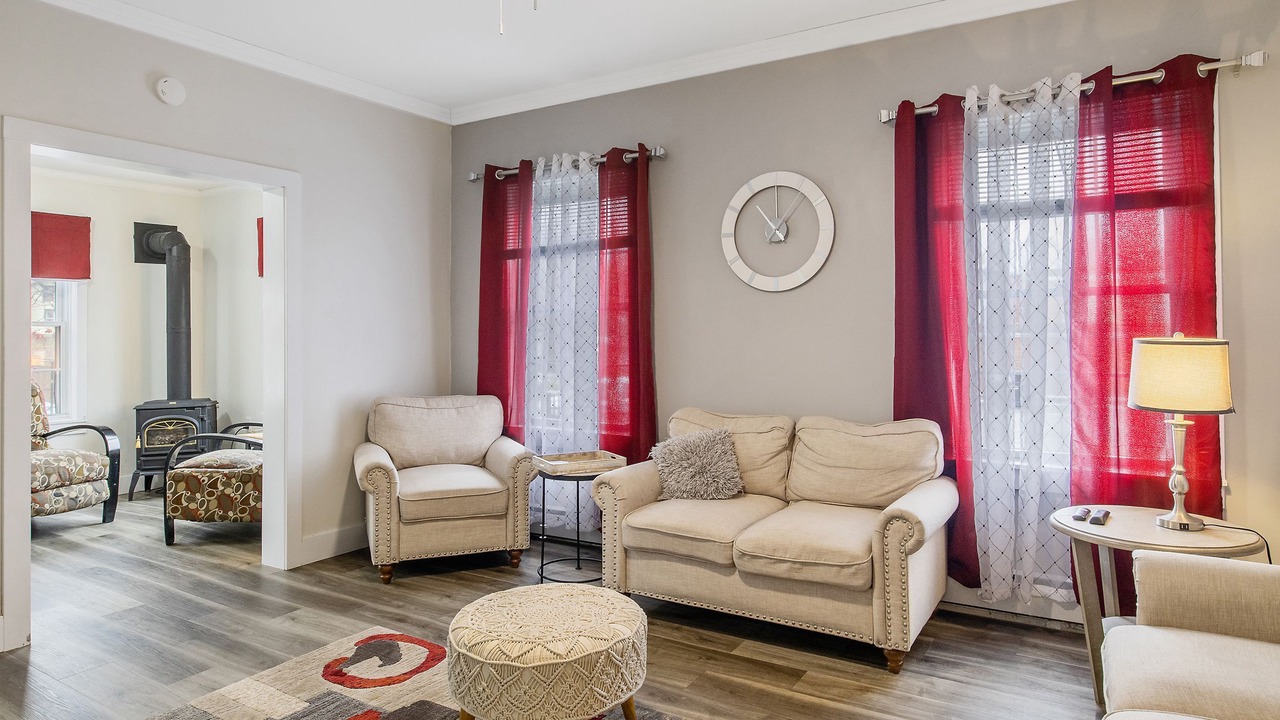 Photo of Livingroom in Auburn