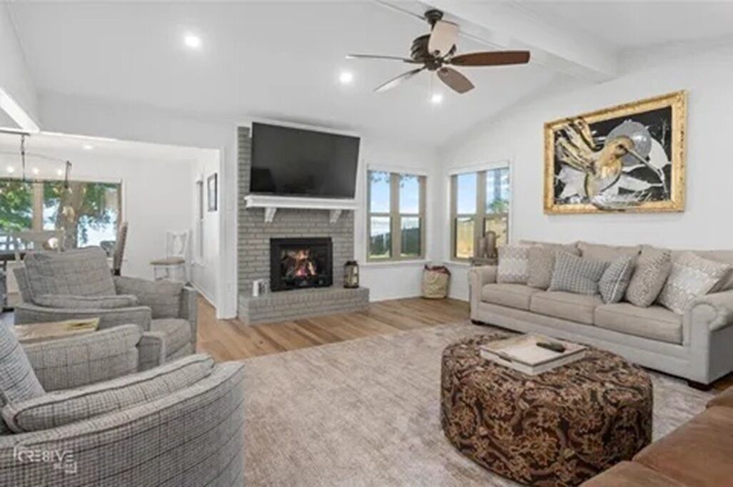 Photo of Livingroom in Homer