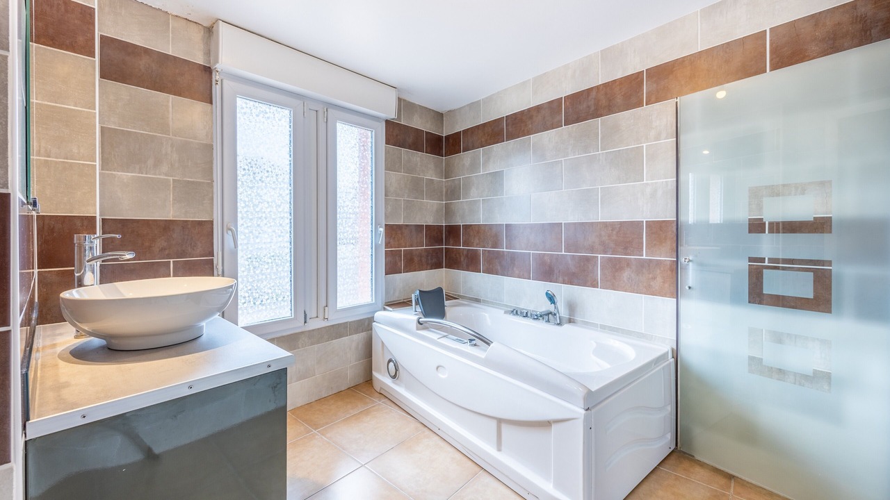 Photo of Bathroom in Brem Sur Mer