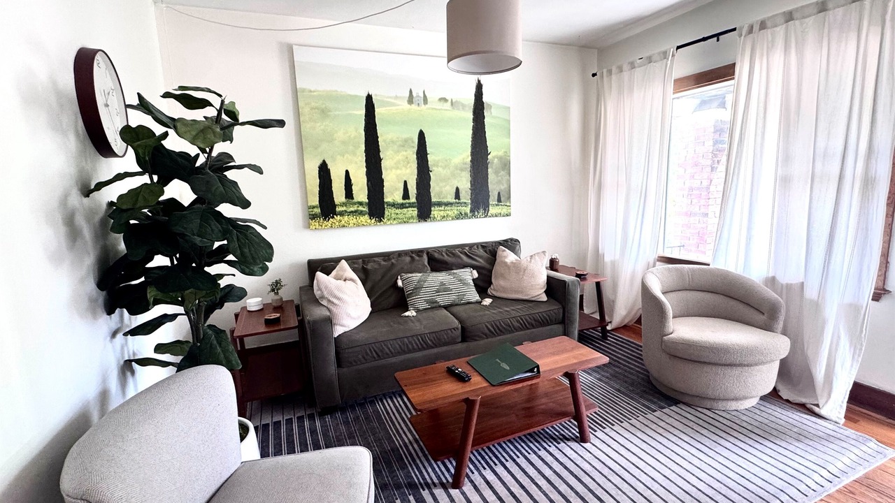 Photo of Livingroom in The Hill