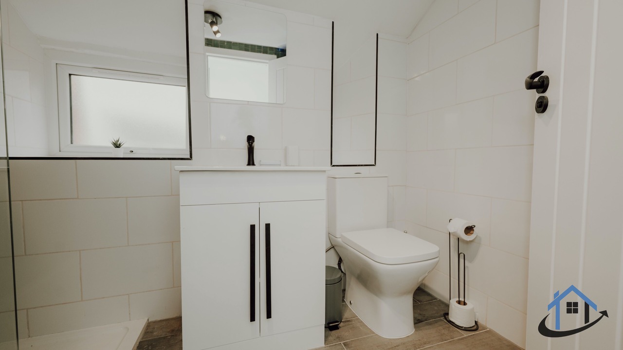 Photo of Bathroom in Desborough