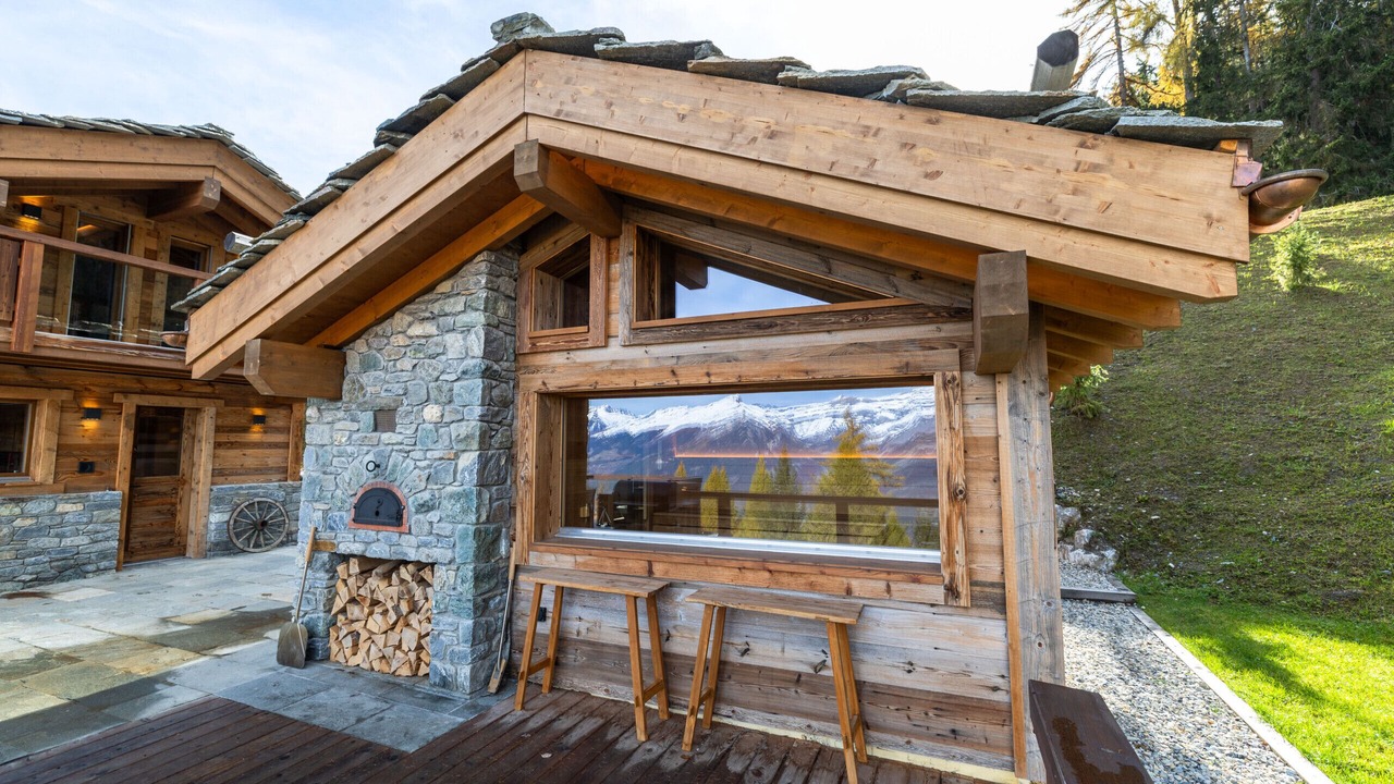 Photo of Outdoor in Saint-Pierre-de-Clages