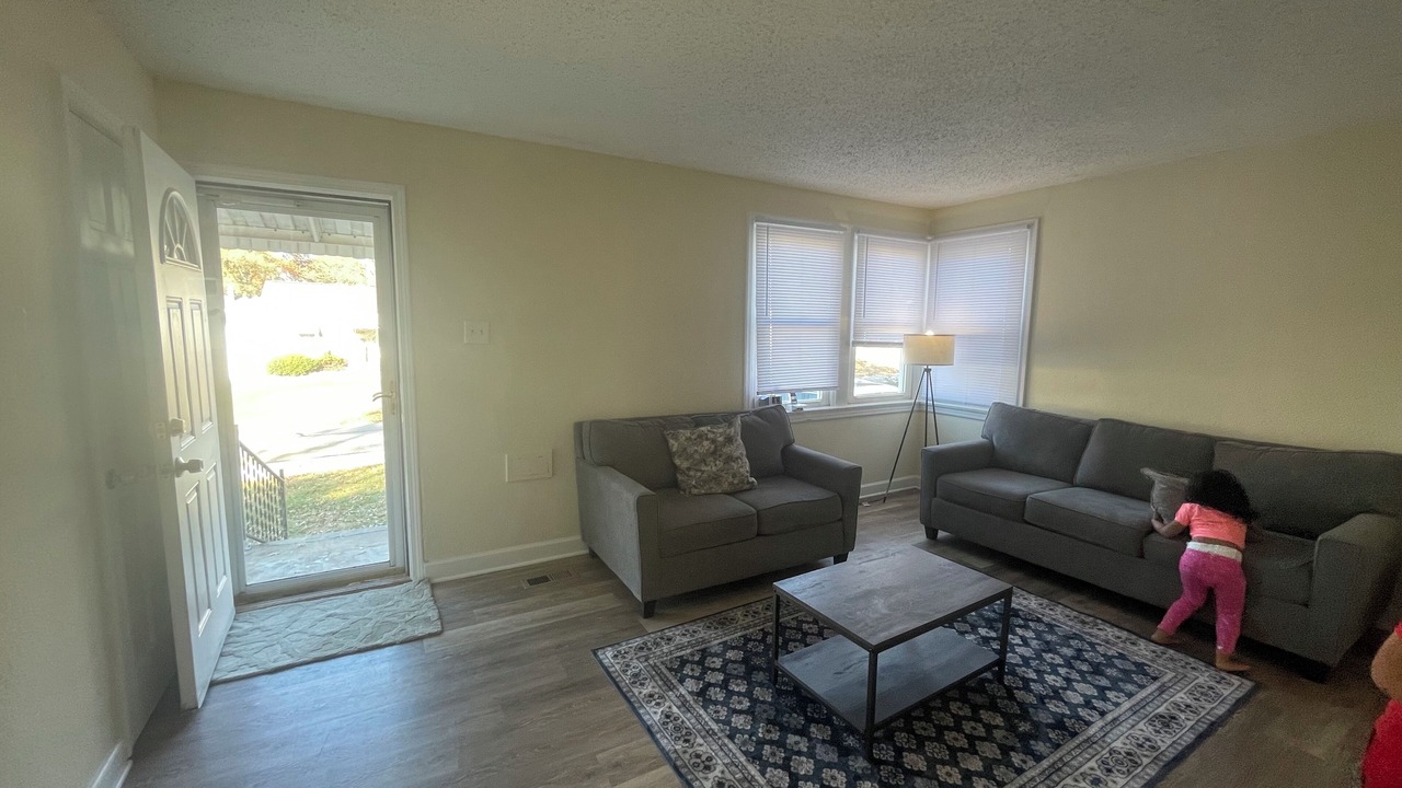 Photo of Livingroom in Airport Township