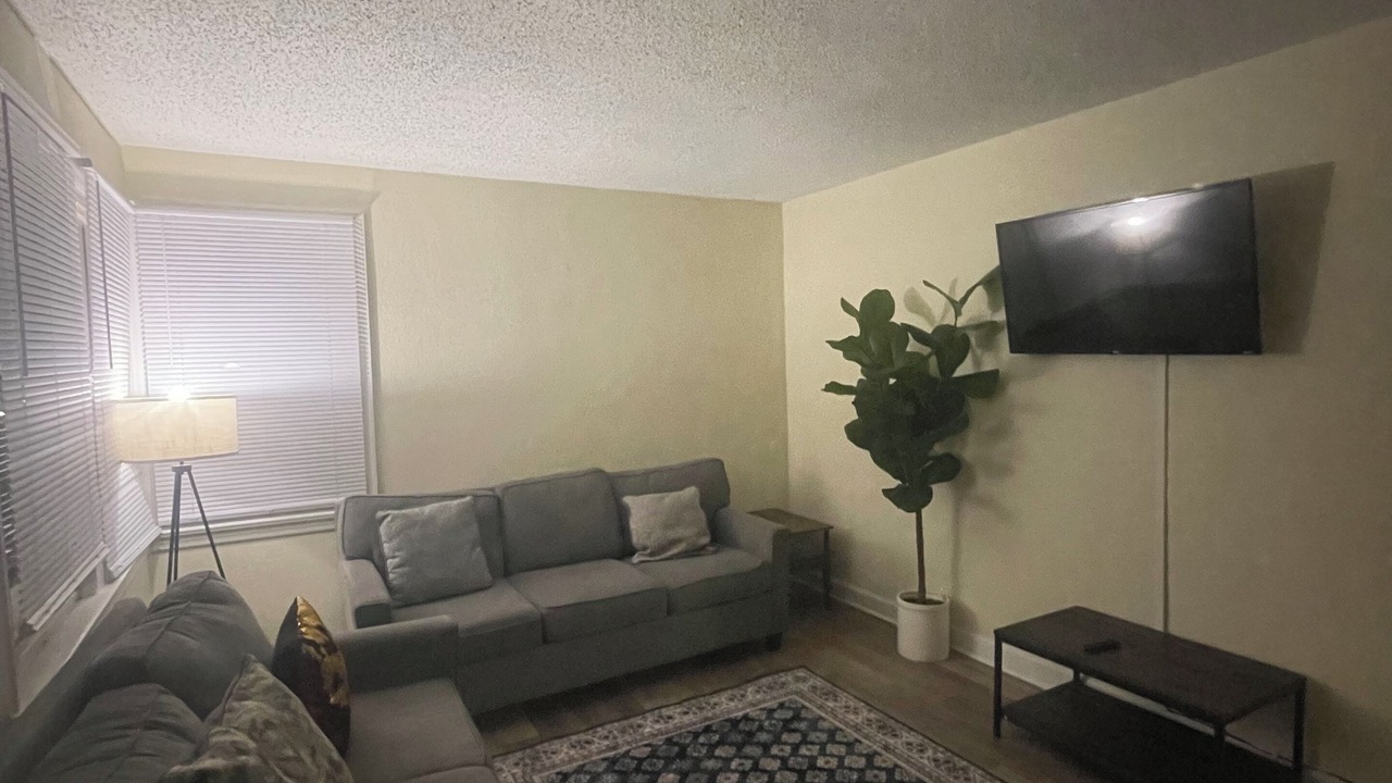 Photo of Livingroom in Airport Township