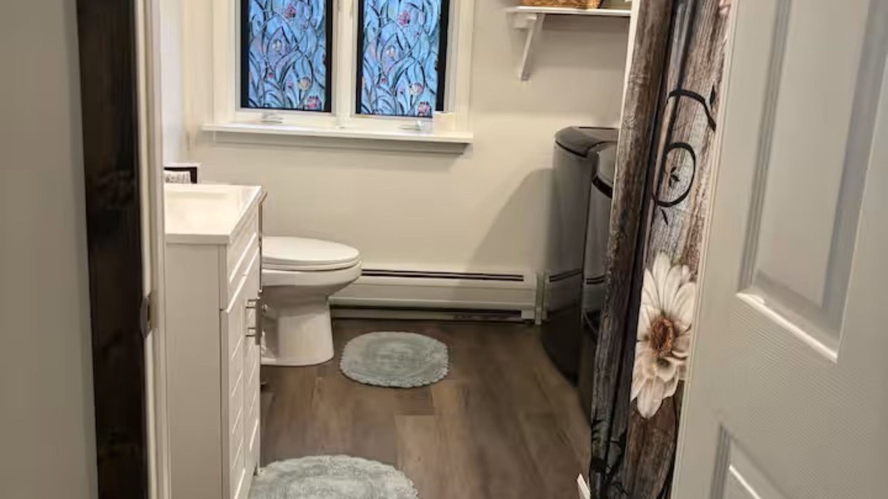 Photo of Bathroom in Etna