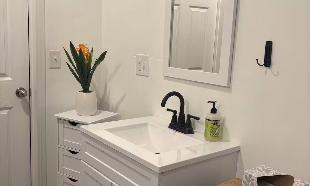 Photo of Bathroom in Etna