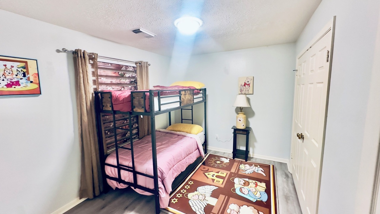 Photo of Bedroom in Clodine