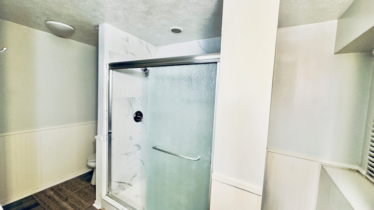 Photo of Bathroom in Clodine