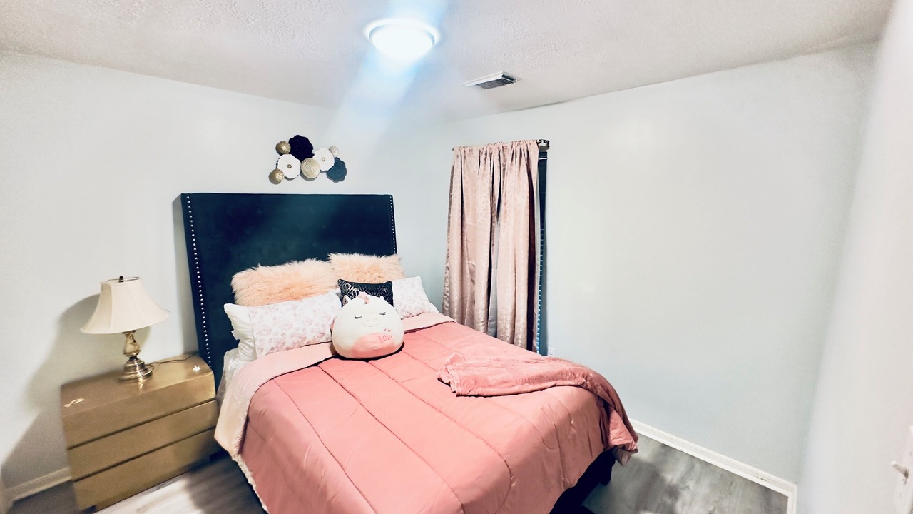 Photo of Bedroom in Clodine