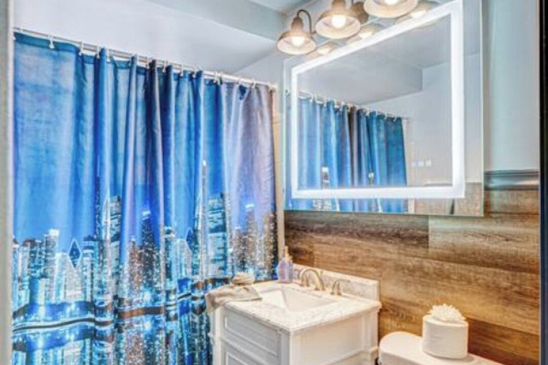 Photo of Bathroom in Elmwood Park