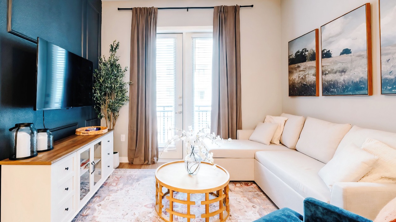 Photo of Livingroom in Tobin Hill