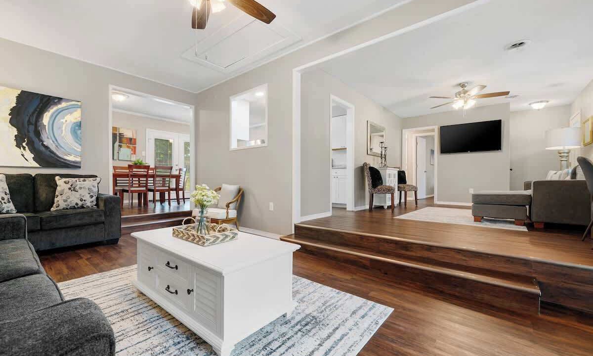 Photo of Livingroom in Barling