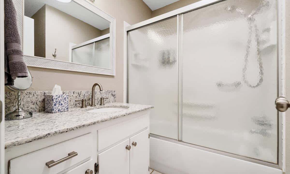 Photo of Bathroom in Barling