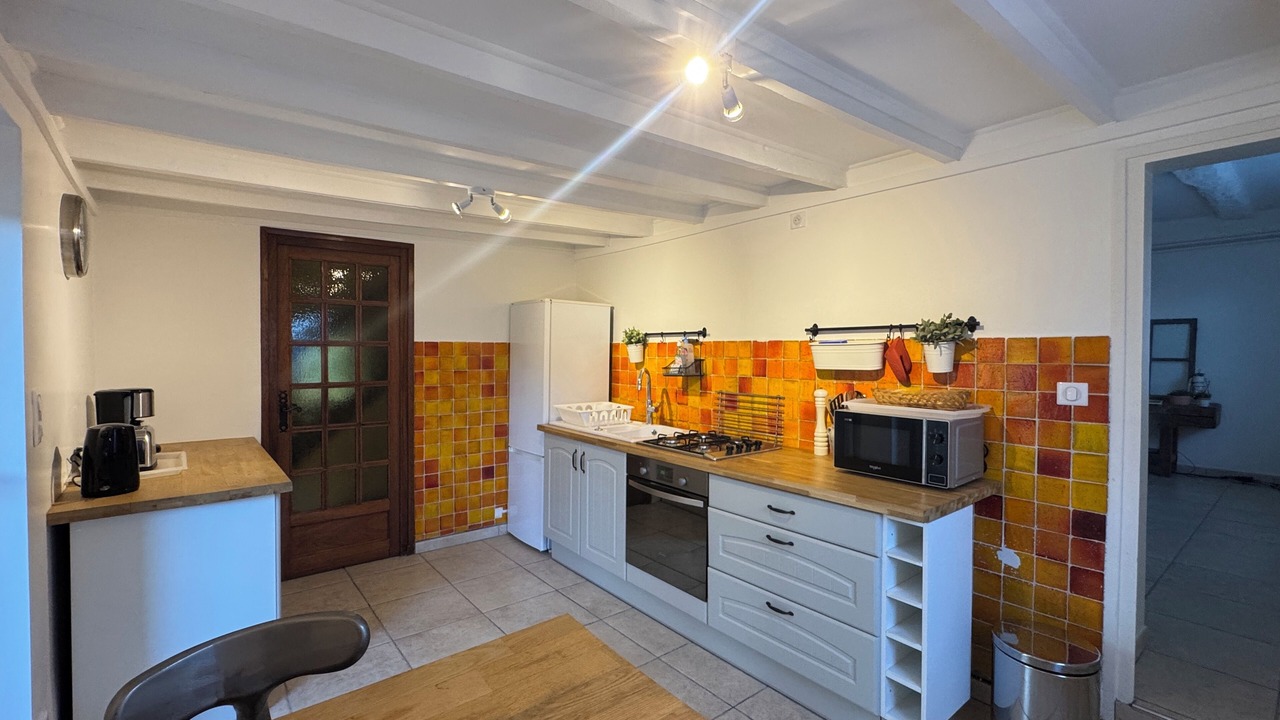 Photo of Kitchen in La Chapelle-de-Guinchay