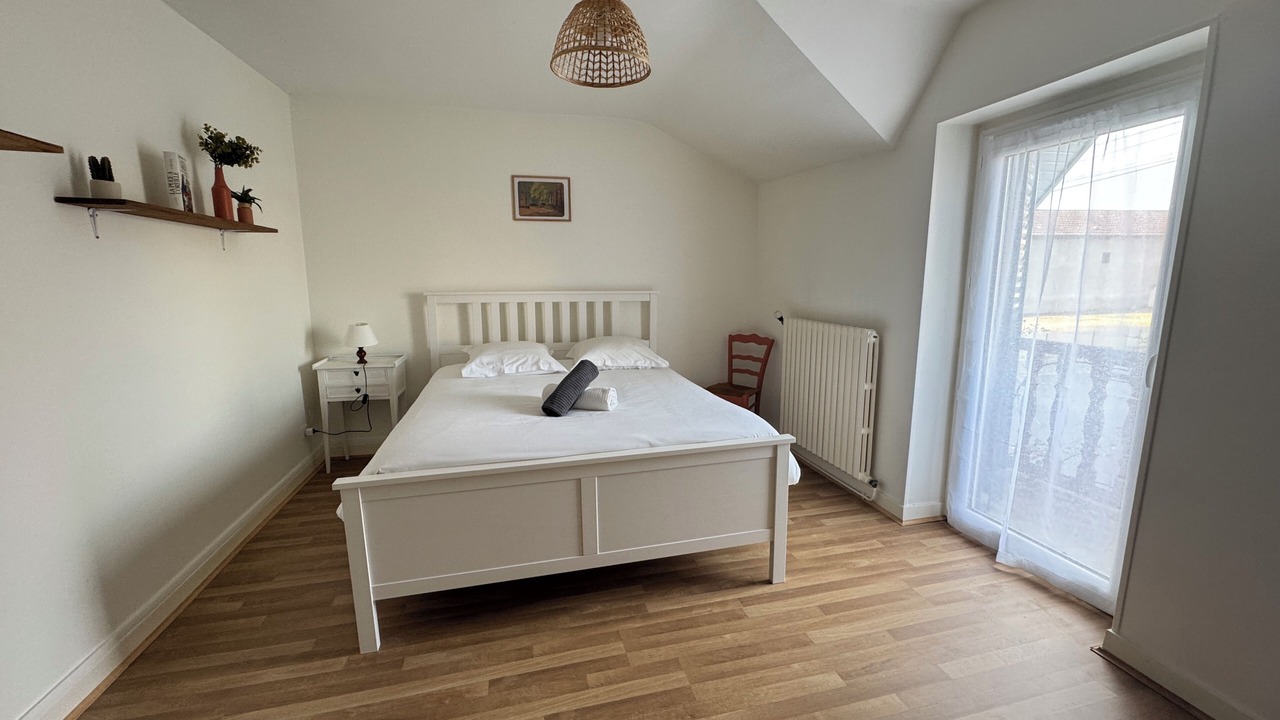 Photo of Bedroom in La Chapelle-de-Guinchay