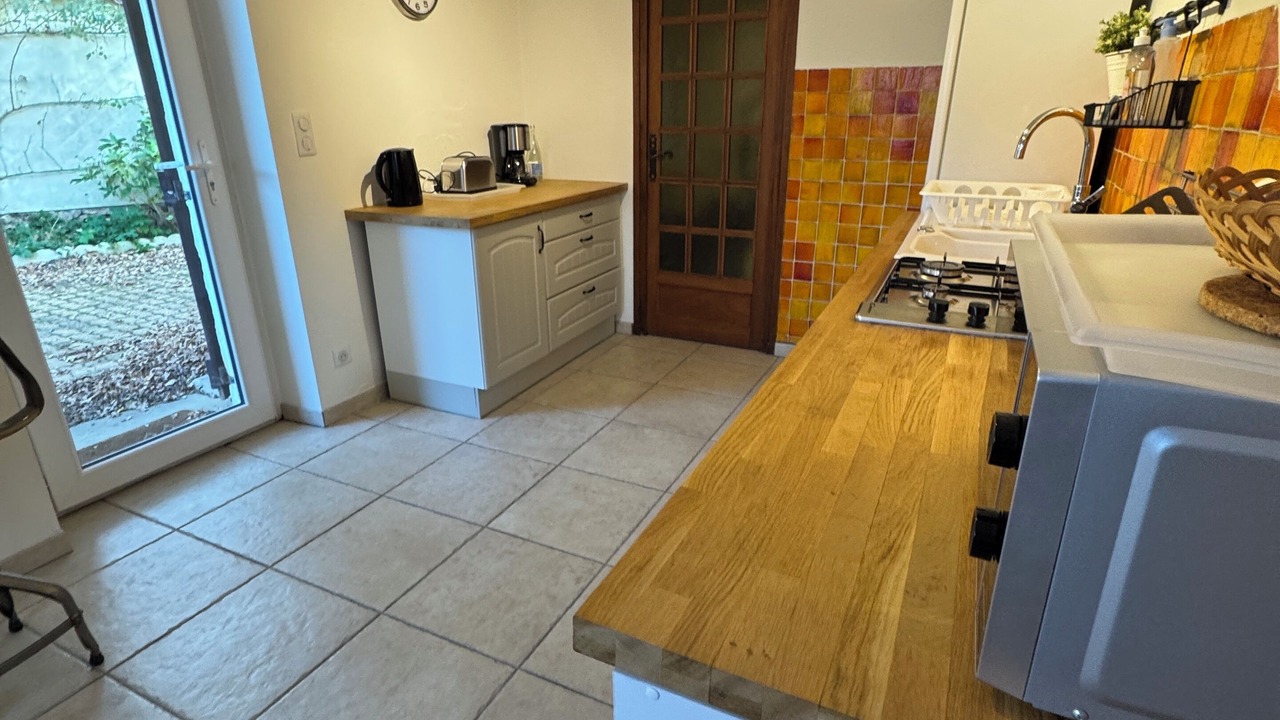 Photo of Kitchen in La Chapelle-de-Guinchay