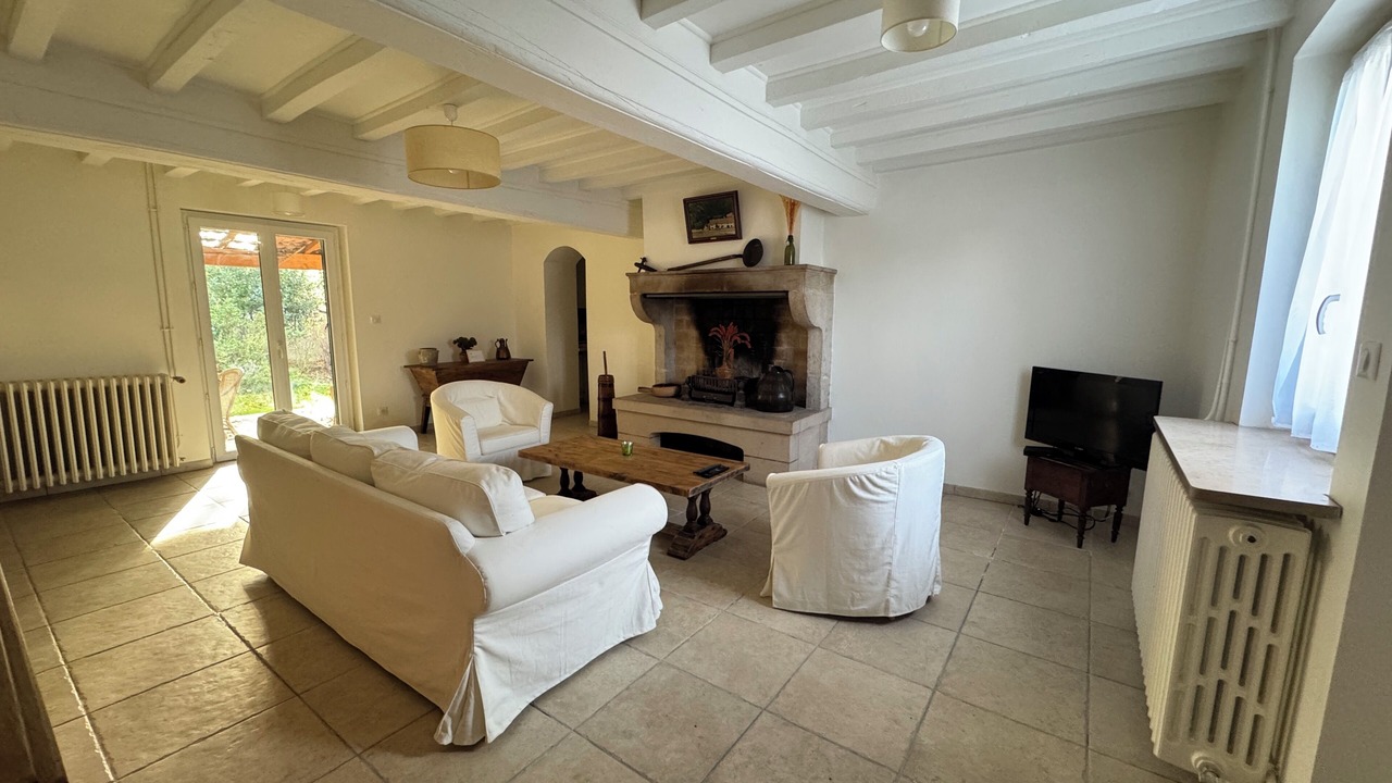 Photo of Livingroom in La Chapelle-de-Guinchay