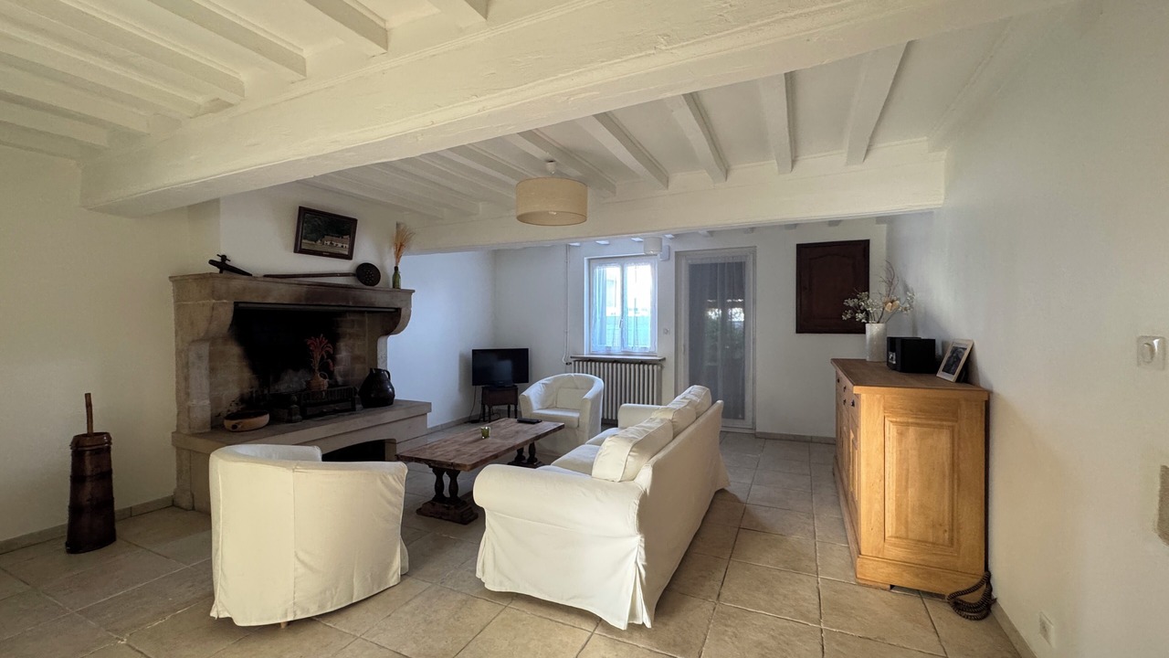 Photo of Livingroom in La Chapelle-de-Guinchay