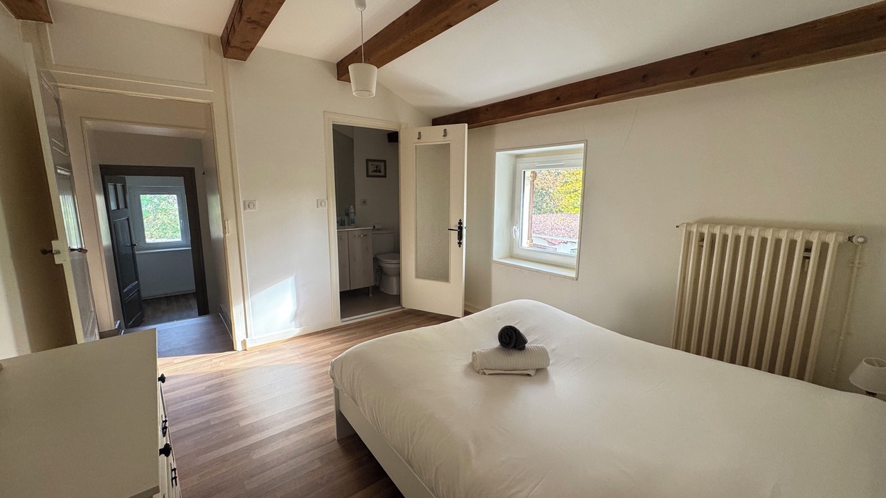 Photo of Bedroom in La Chapelle-de-Guinchay