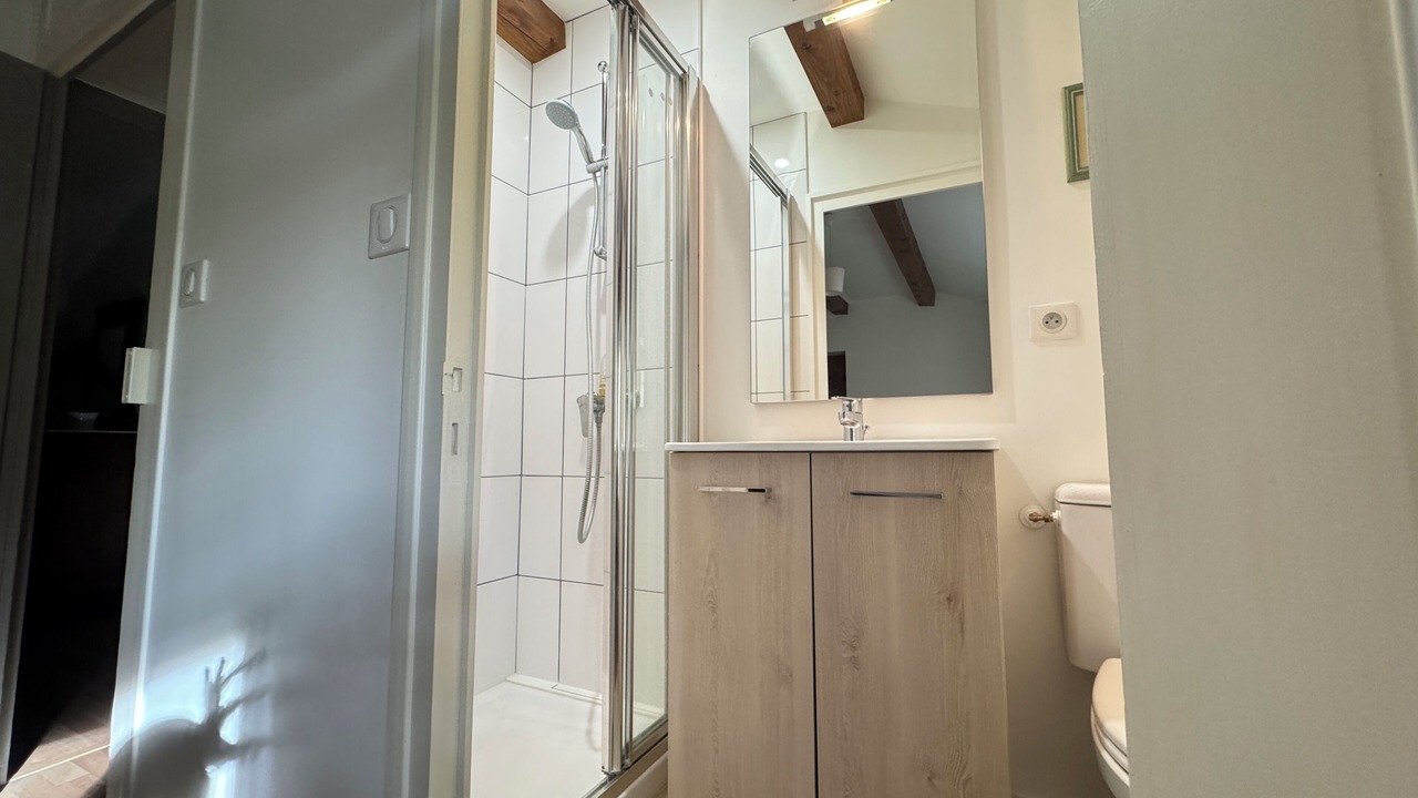 Photo of Bathroom in La Chapelle-de-Guinchay