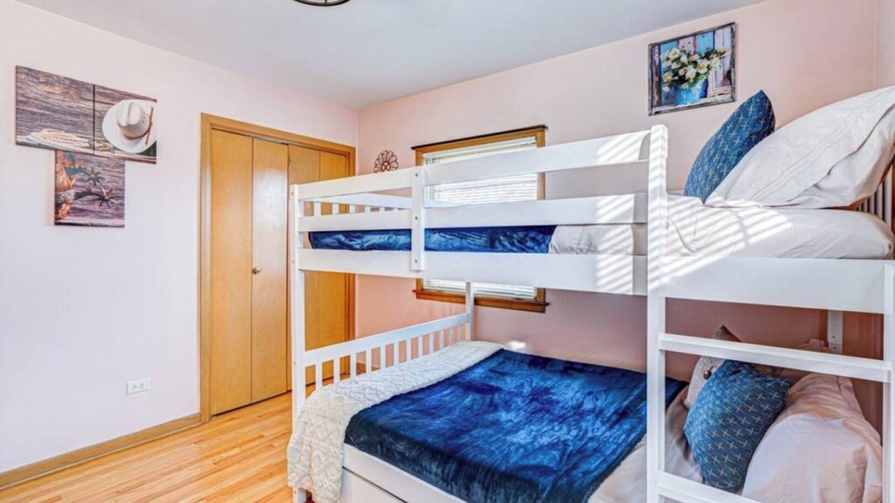 Photo of Bedroom in Elmwood Park