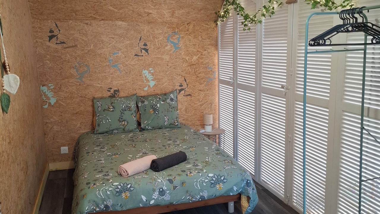Photo of Bedroom in Saint-Jean-de-la-Motte