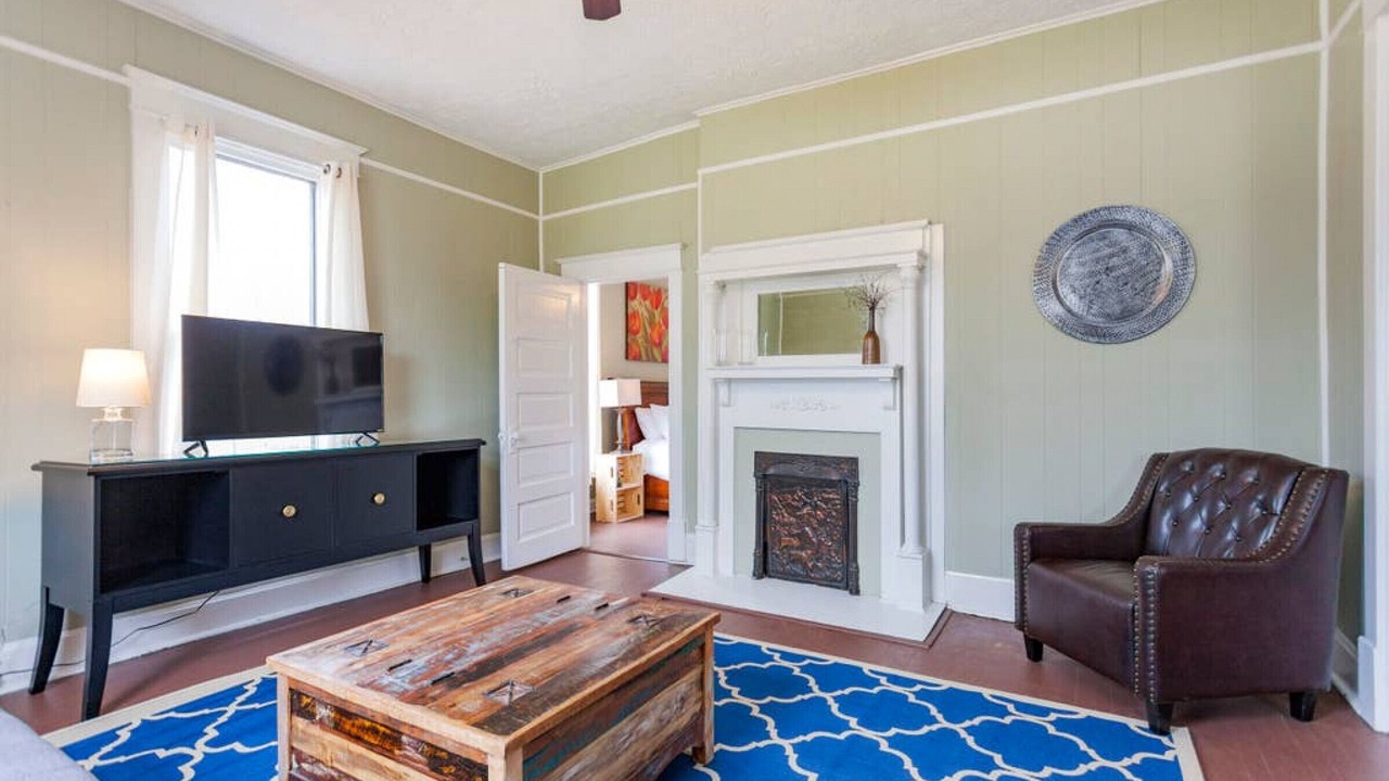 Photo of Livingroom in Historic Waverly