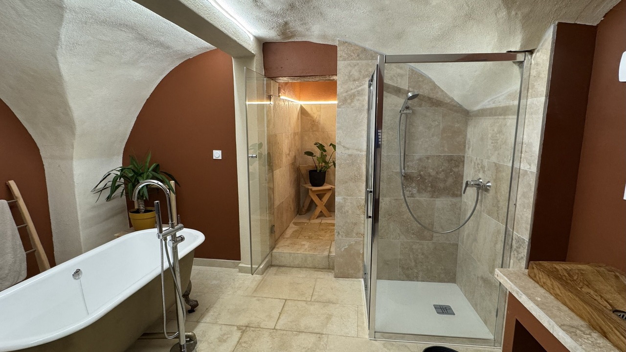 Photo of Bathroom in Mornas