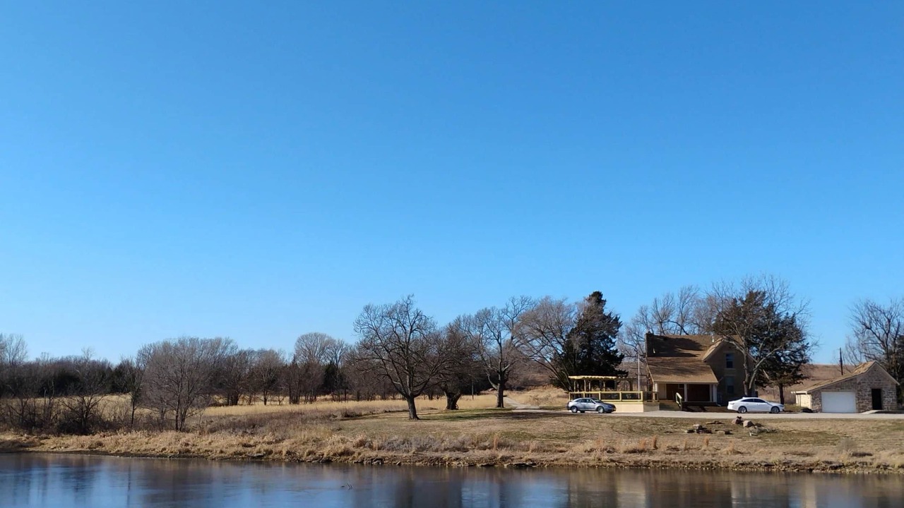 Photo of Outdoor in Pauline