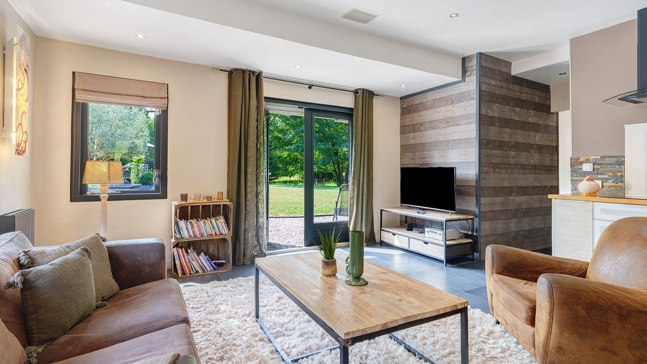 Photo of Livingroom in Levis-Saint-Nom