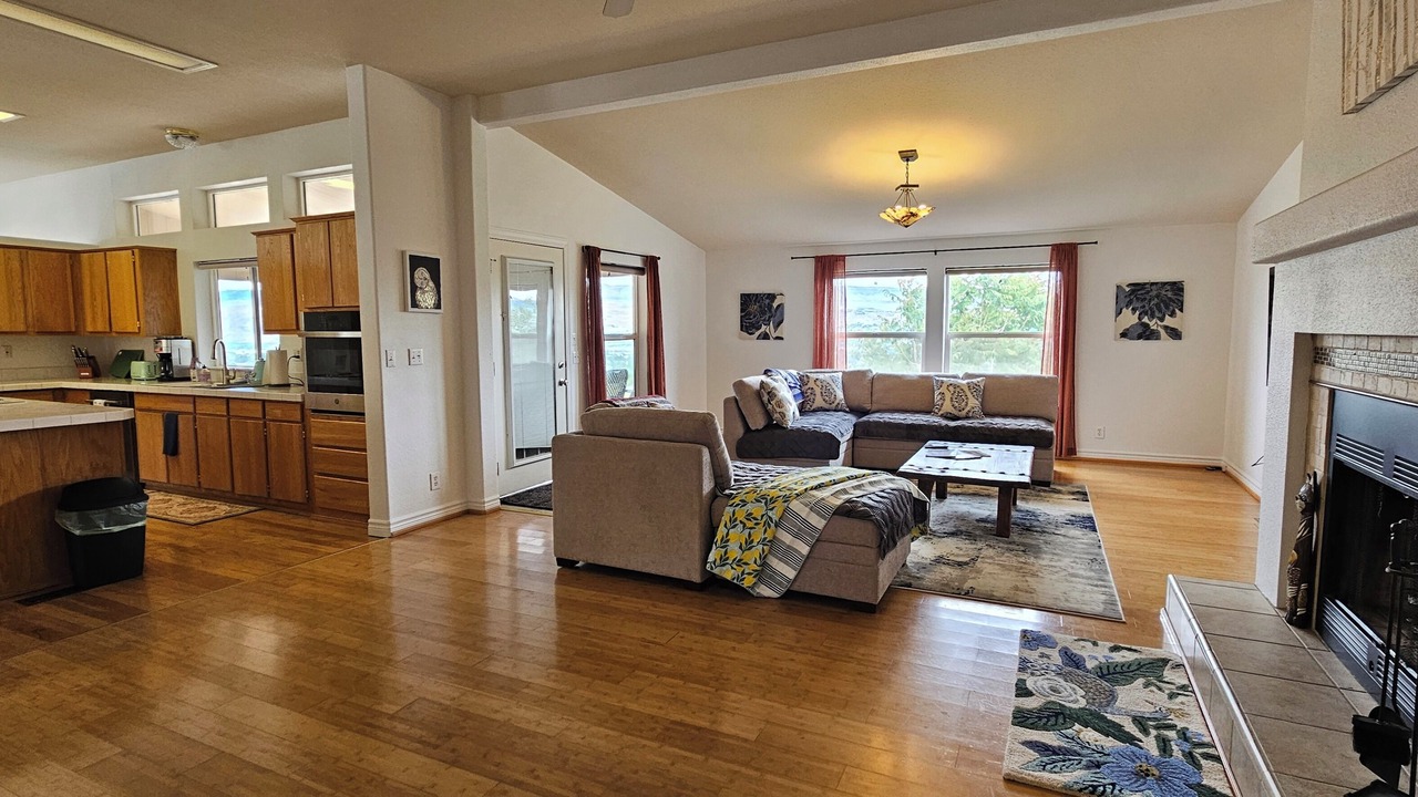Photo of Livingroom in West Wenatchee