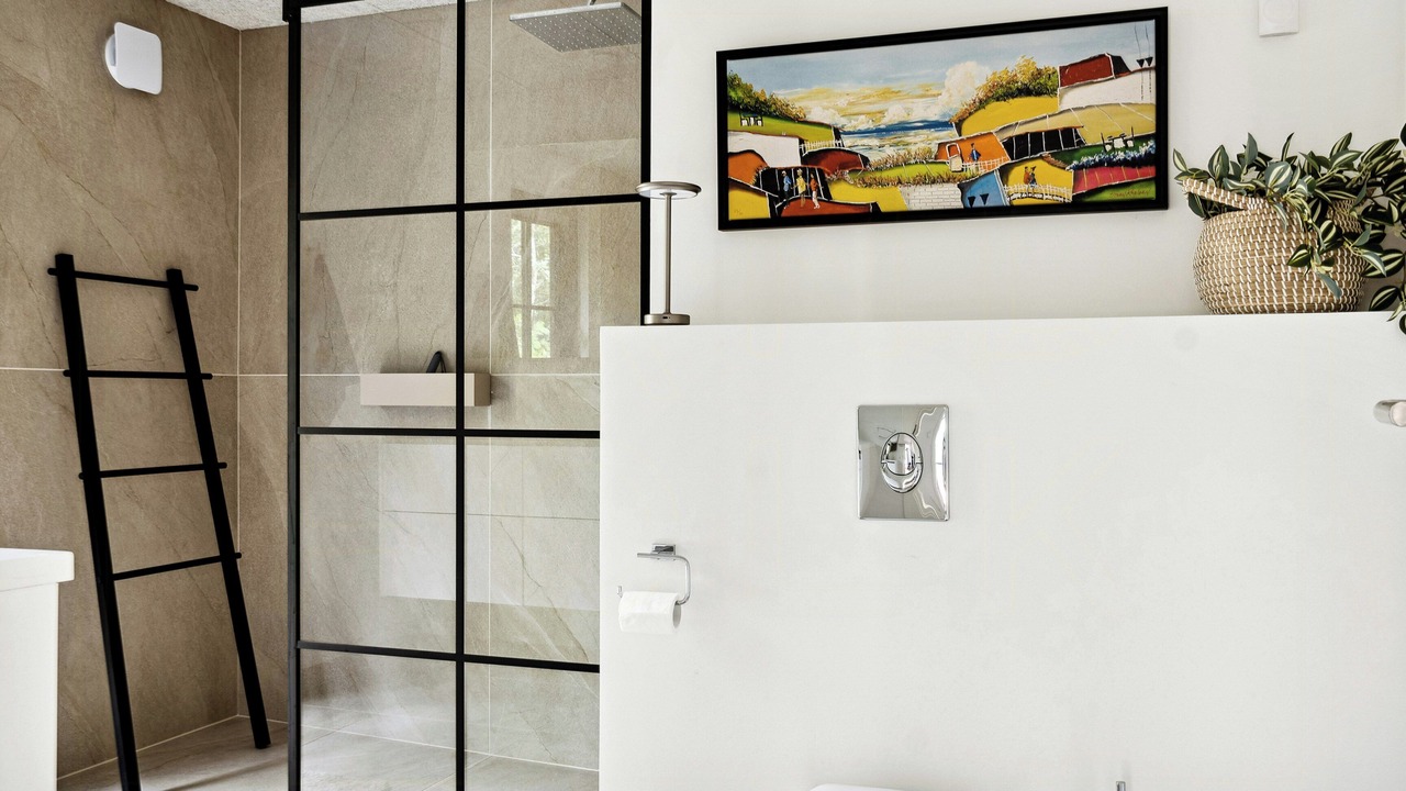 Photo of Bathroom in Hou
