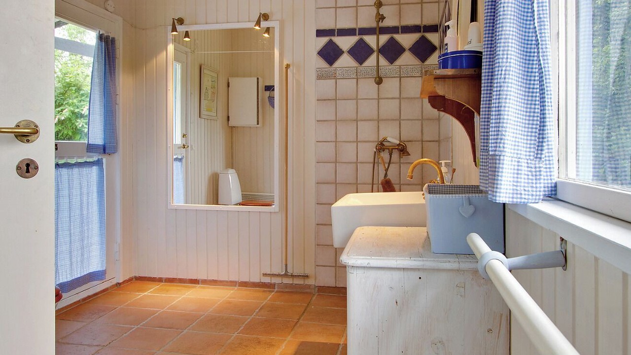 Photo of Bathroom in Melby