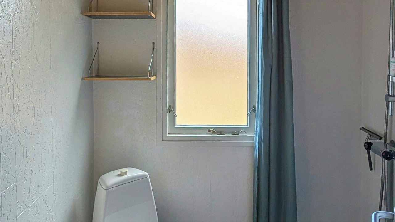 Photo of Bathroom in Fur