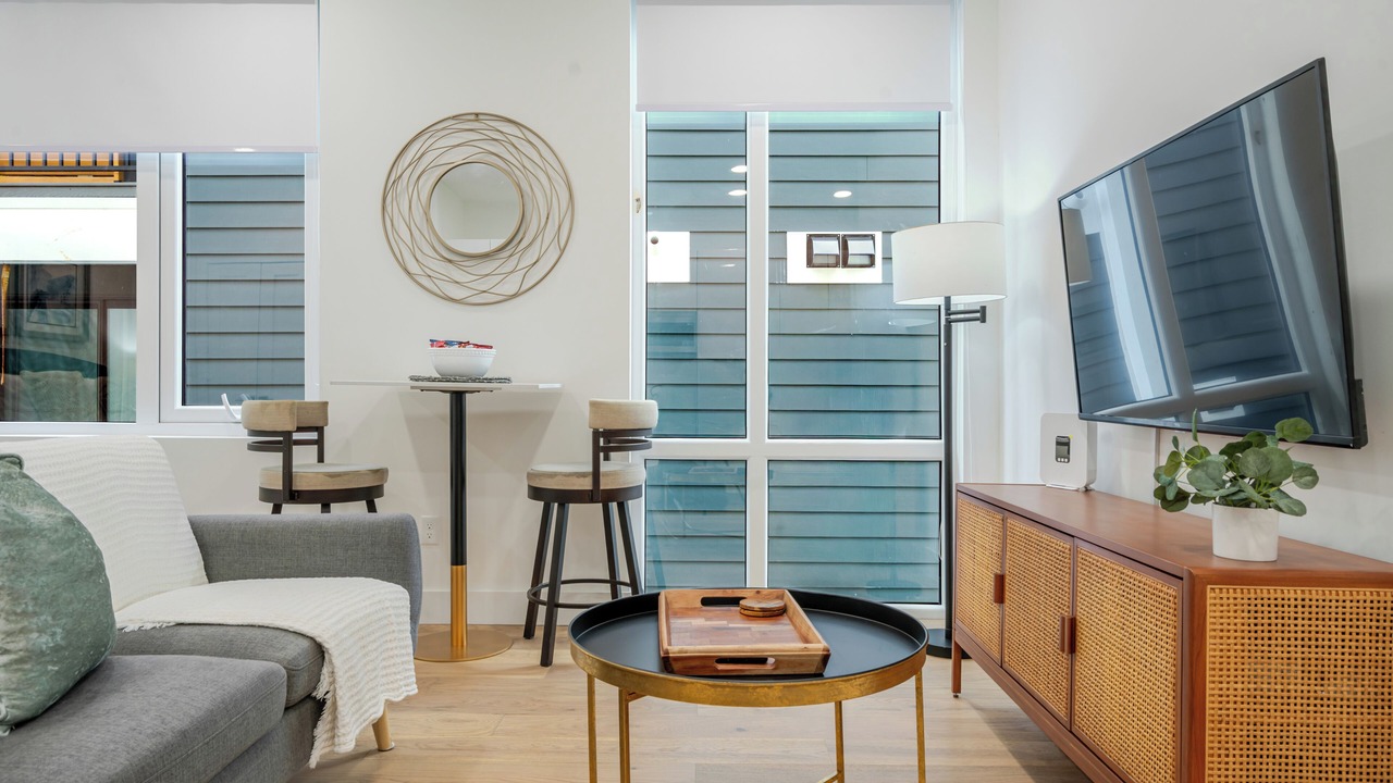 Photo of Livingroom in Allston