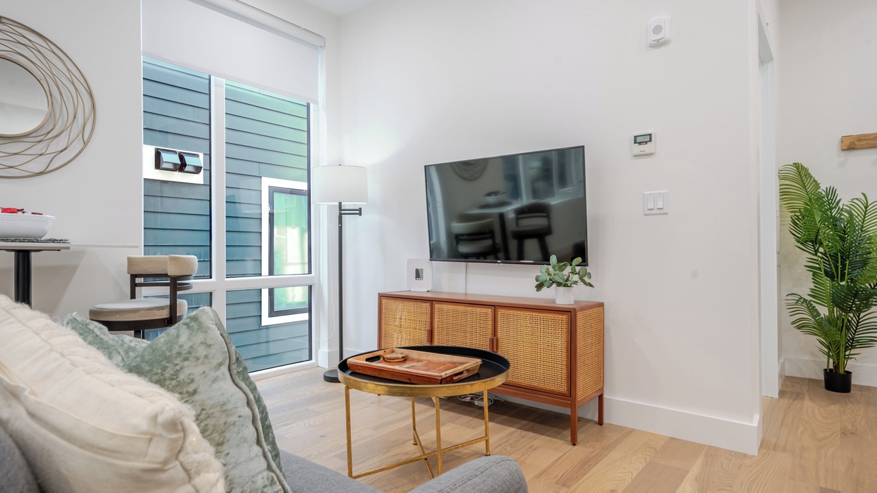 Photo of Livingroom in Allston