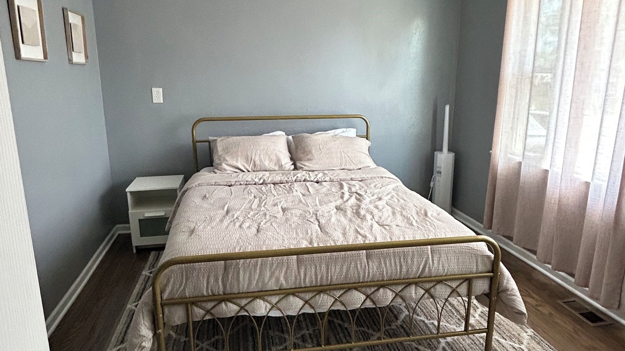 Photo of Bedroom in North Chicago