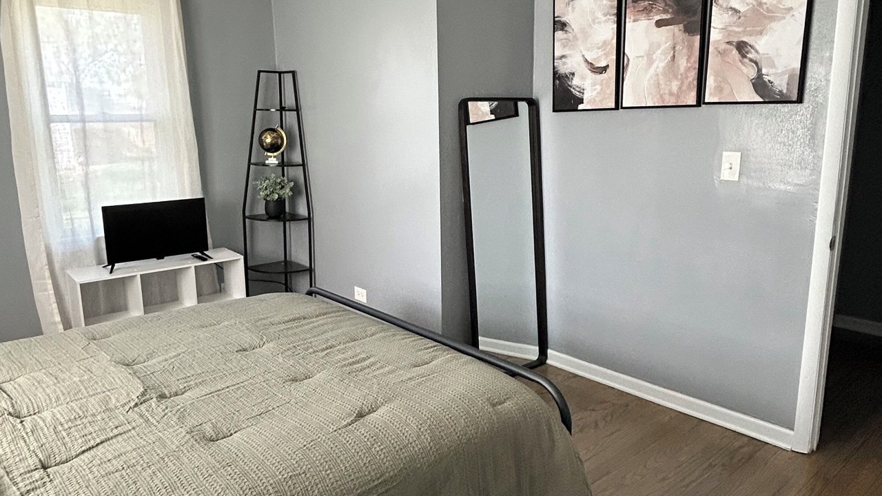 Photo of Bedroom in North Chicago